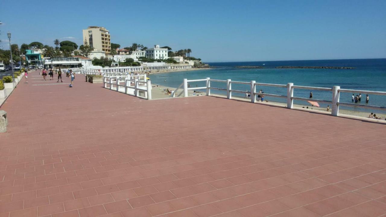 Appartement La Tana Nel Vicolo à Santa Marinella Extérieur photo